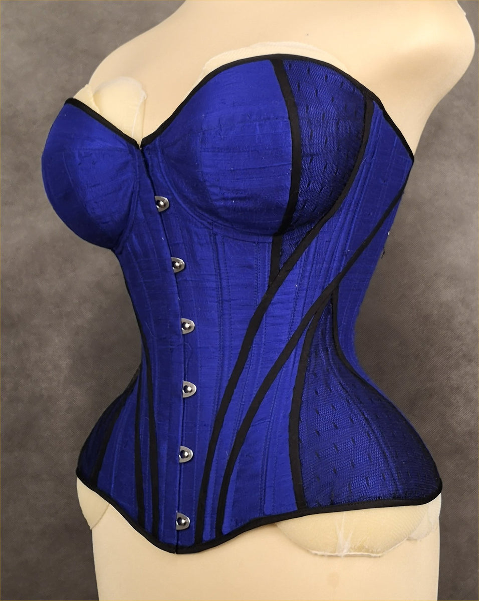Classic Overbust corset with solid front